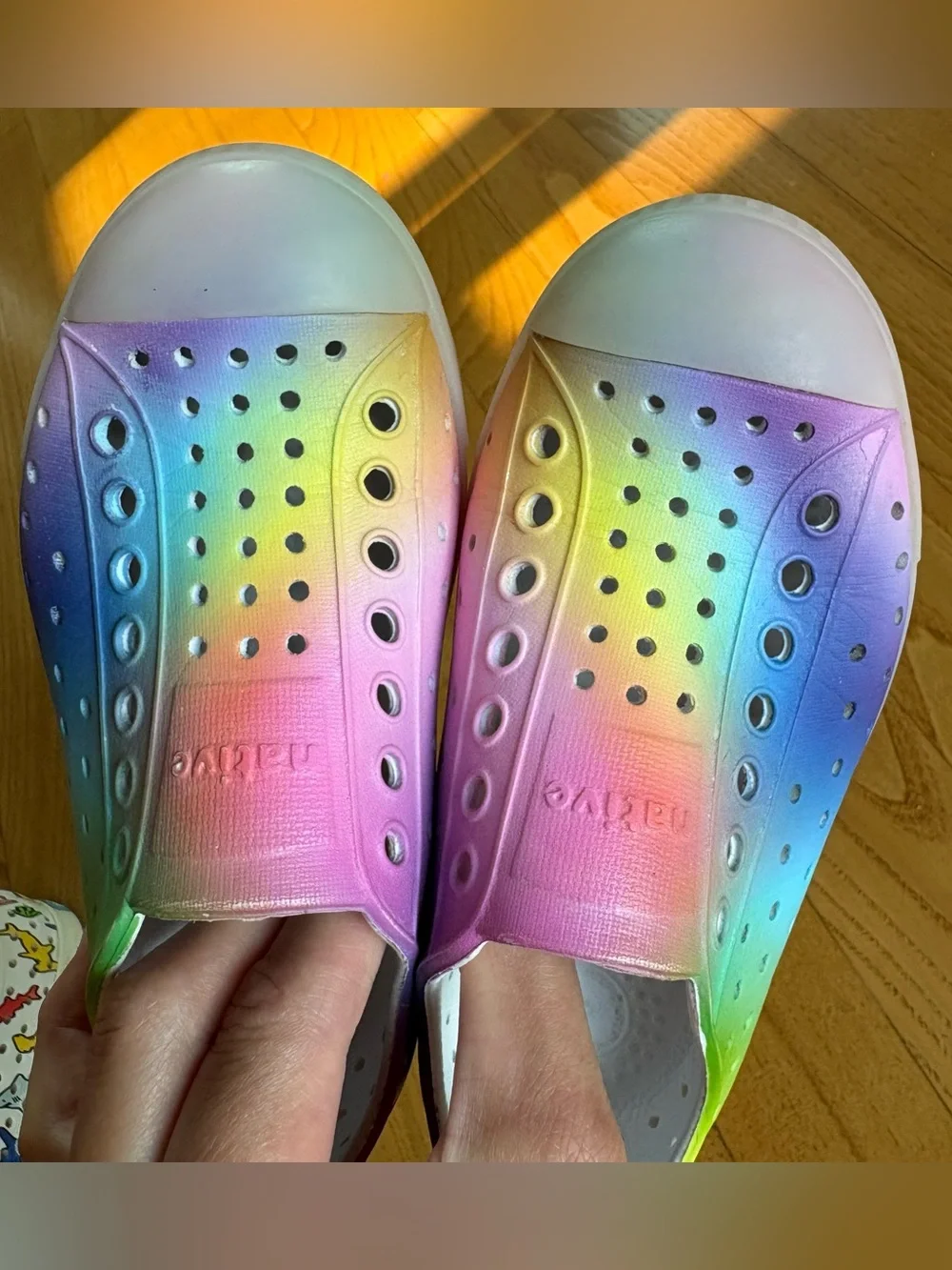 Native Jefferson Slip On Sneakers Shoes Sugarlite Rainbow Ombre Kids Girl Sz C10